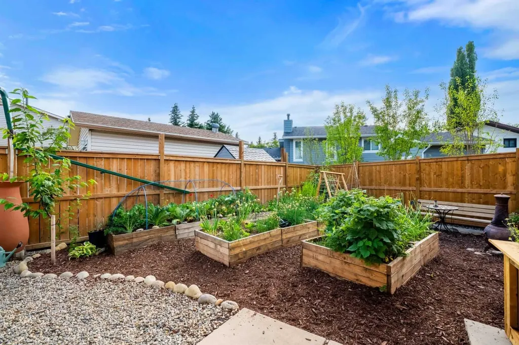 148 Woodridge Drive SW Calgary AB T2W 5M2
