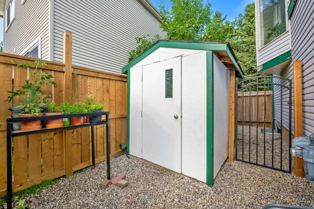 148 Woodridge Drive SW Calgary AB T2W 5M2