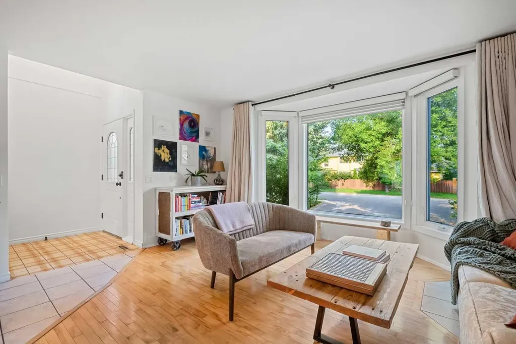 148 Woodridge Drive SW Calgary AB T2W 5M2
