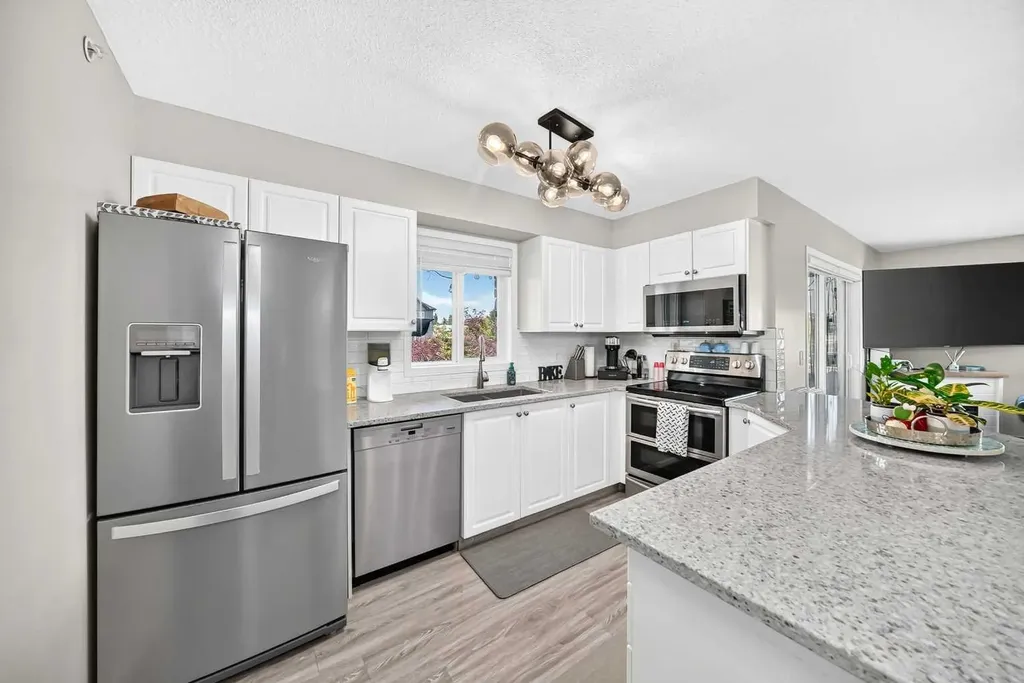 6635 25 Avenue NE Calgary AB T1Y7K9