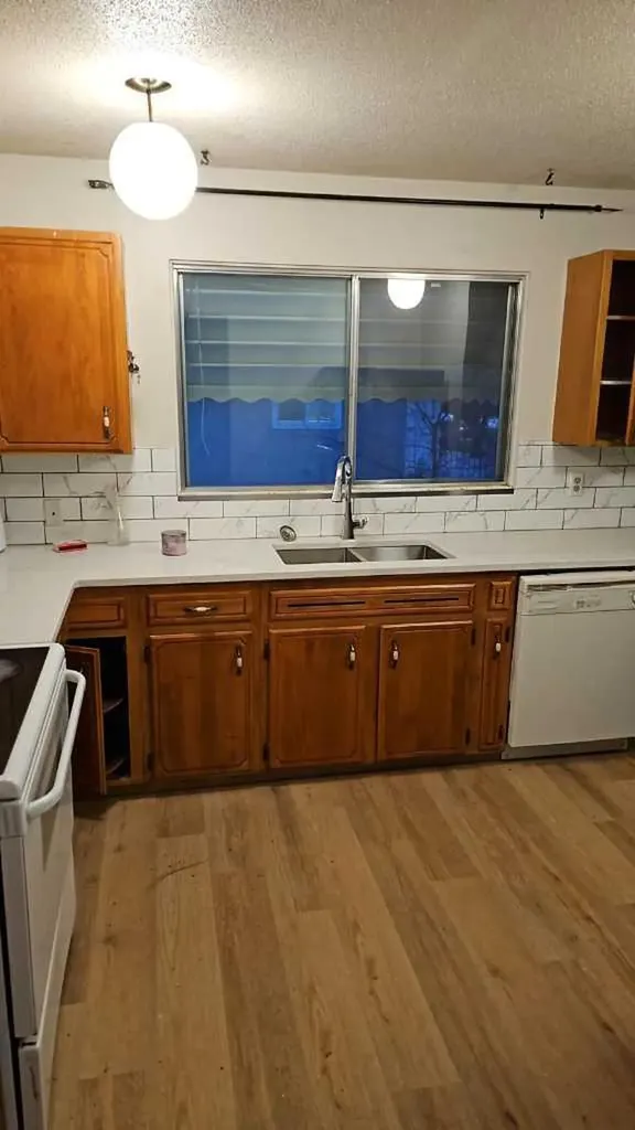 4222 40 Avenue NW Calgary AB T3A0X1