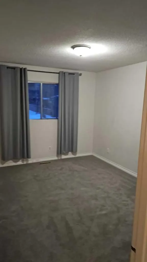 4222 40 Avenue NW Calgary AB T3A0X1
