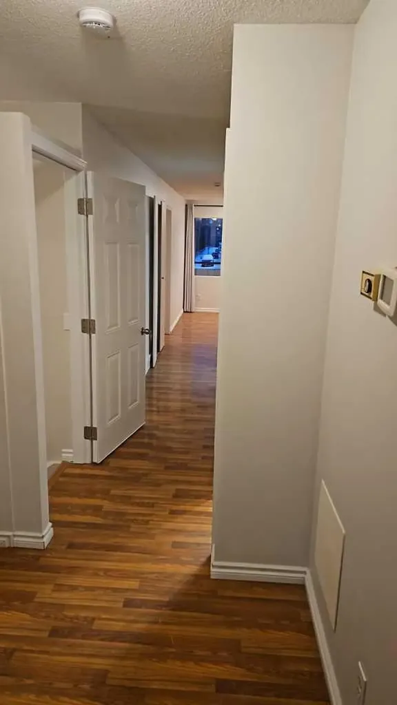 4222 40 Avenue NW Calgary AB T3A0X1