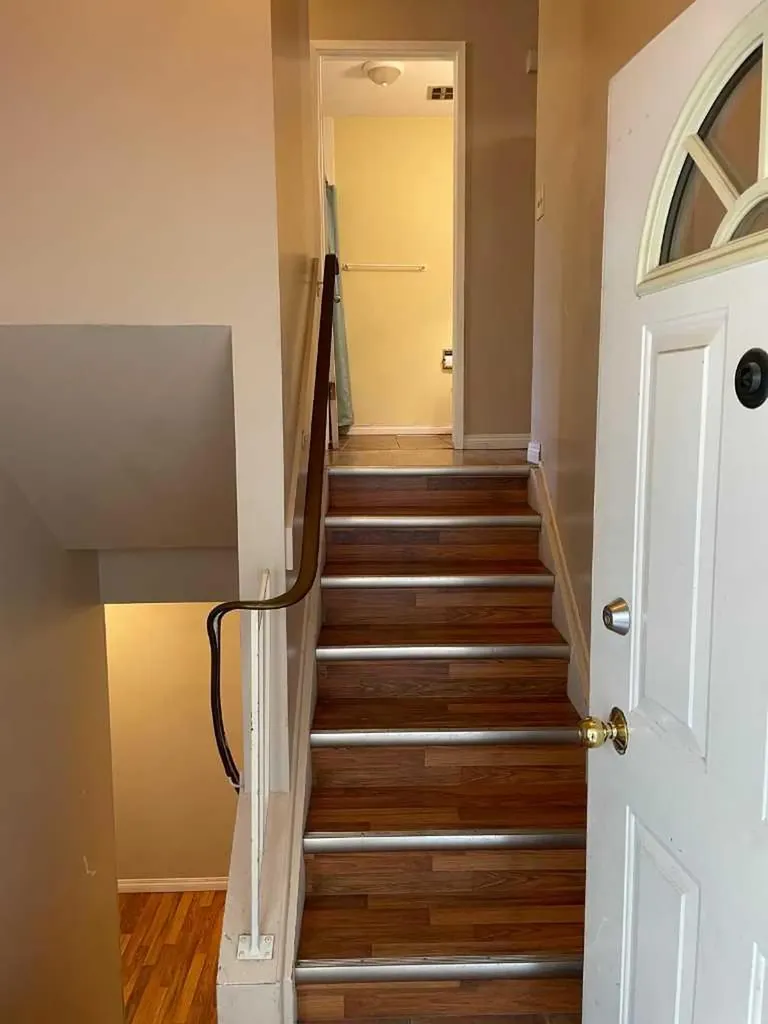 4222 40 Avenue NW Calgary AB T3A0X1