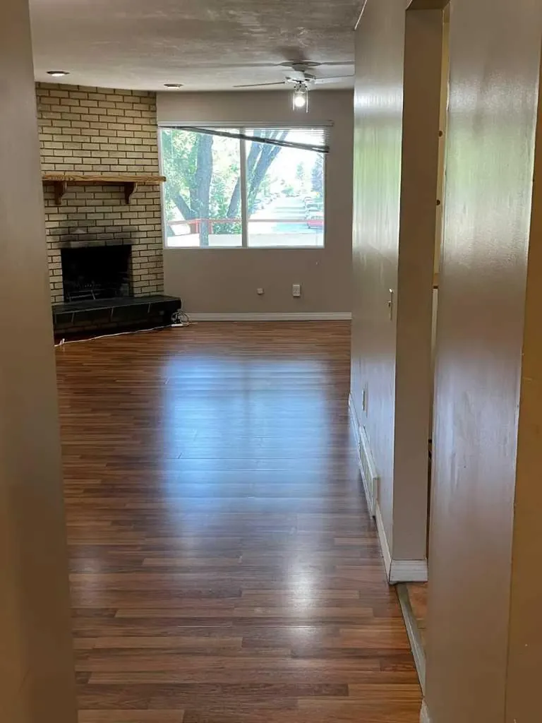 4222 40 Avenue NW Calgary AB T3A0X1