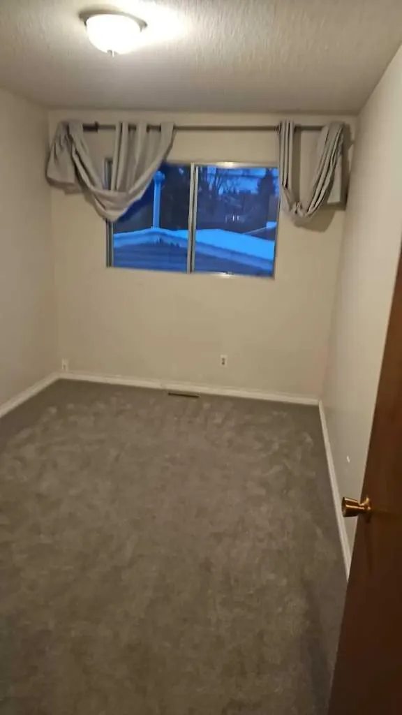 4222 40 Avenue NW Calgary AB T3A0X1
