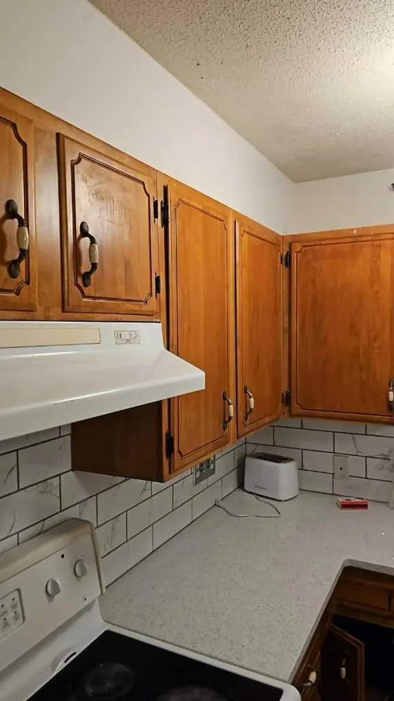 4222 40 Avenue NW Calgary AB T3A0X1