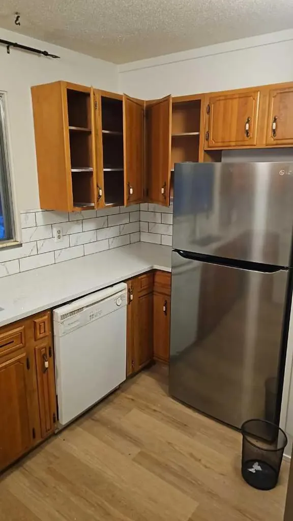 4222 40 Avenue NW Calgary AB T3A0X1