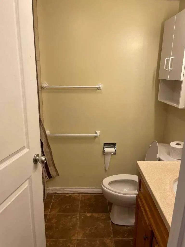 4222 40 Avenue NW Calgary AB T3A0X1