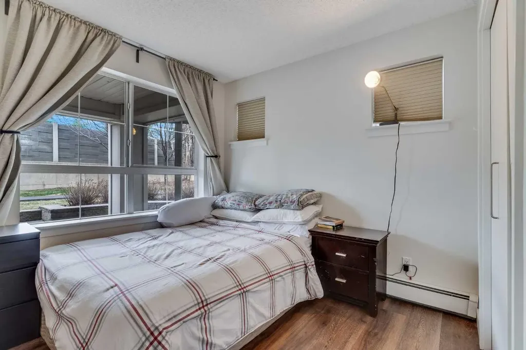 35 Richard Court SW Calgary AB T3E 7N9