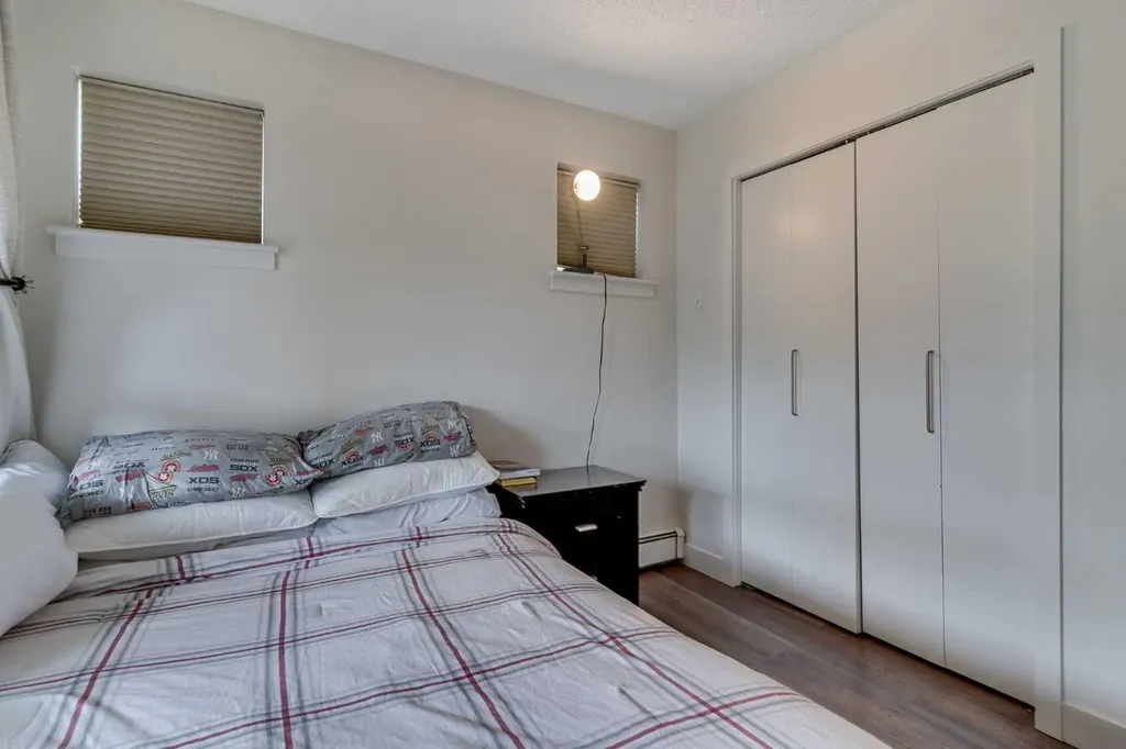 35 Richard Court SW Calgary AB T3E 7N9
