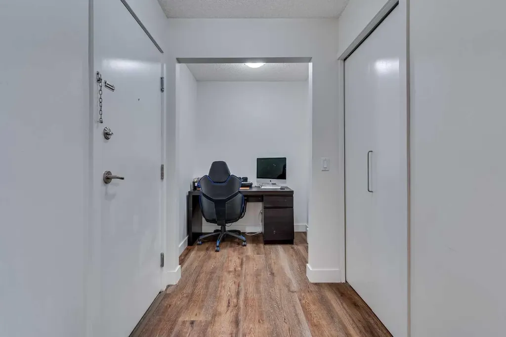 35 Richard Court SW Calgary AB T3E 7N9