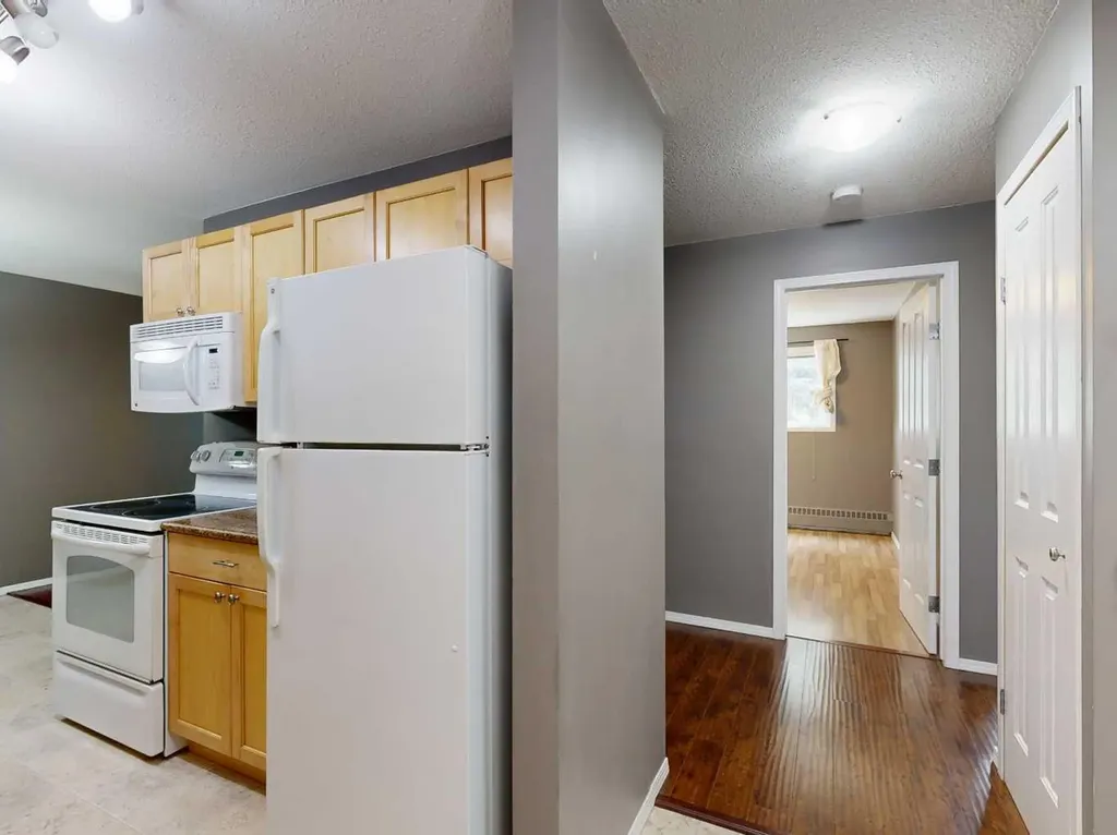 4808 45 Street Stettler AB T4K 0A1