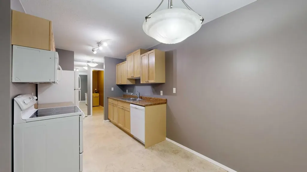 4808 45 Street Stettler AB T4K 0A1
