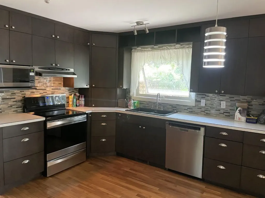 160 Hawkwood Way NW Calgary AB T3G 1X4