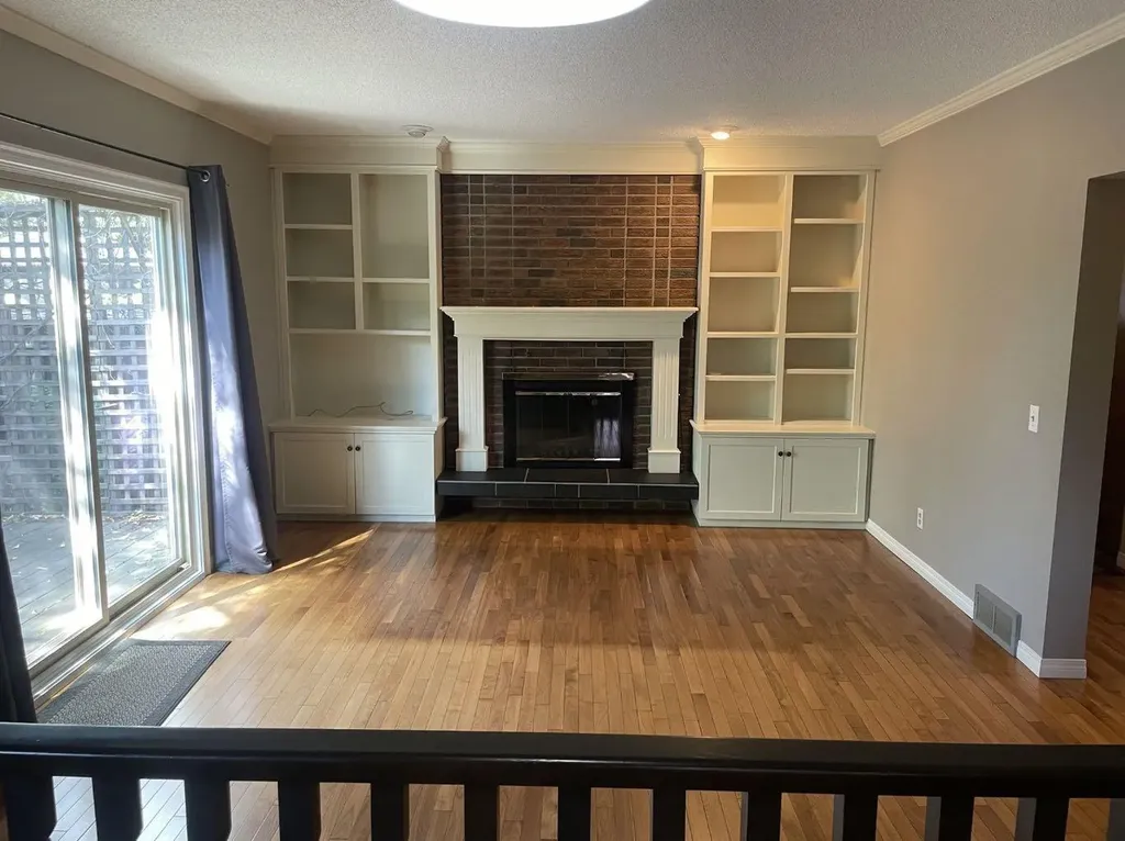 160 Hawkwood Way NW Calgary AB T3G 1X4