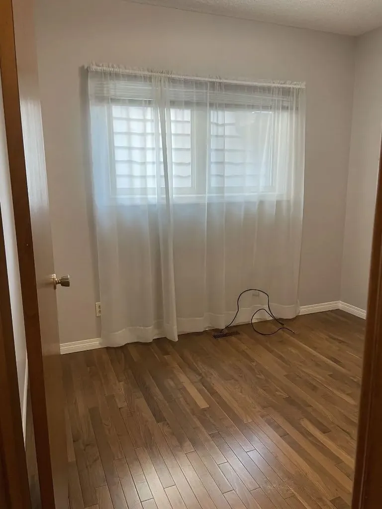 160 Hawkwood Way NW Calgary AB T3G 1X4