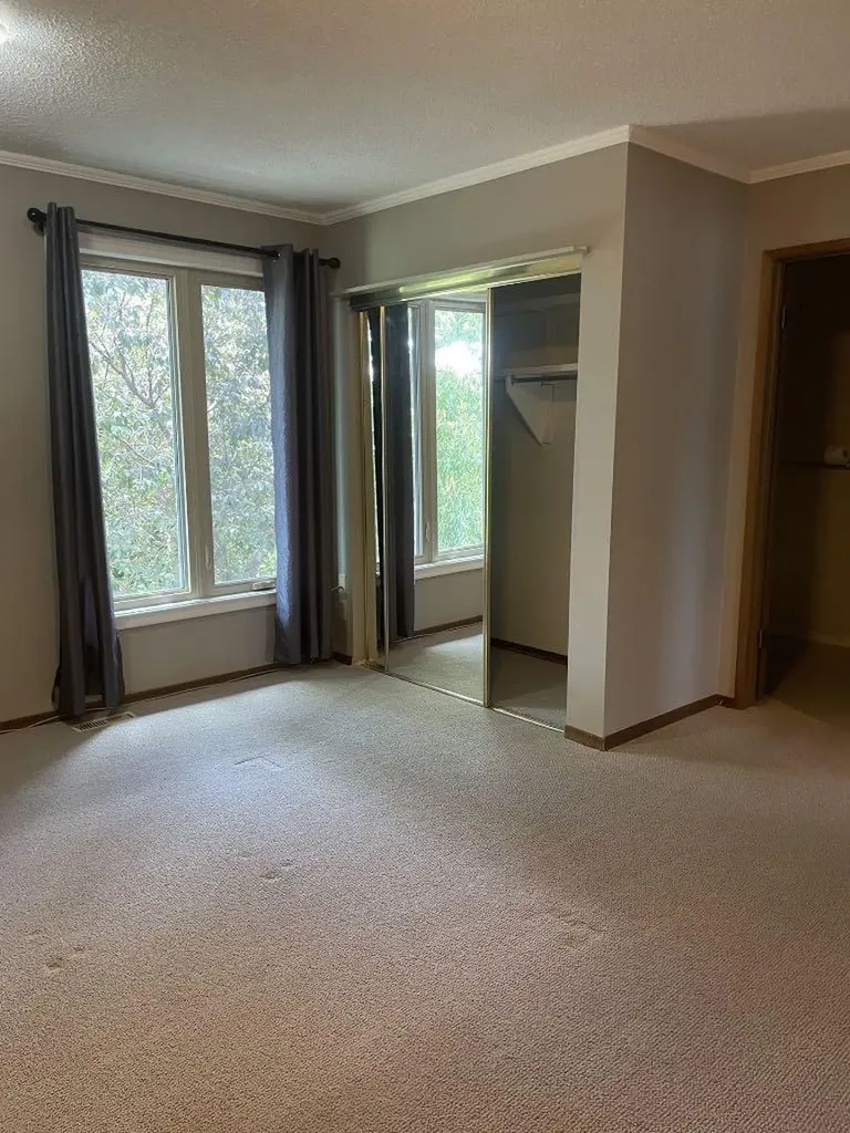 160 Hawkwood Way NW Calgary AB T3G 1X4