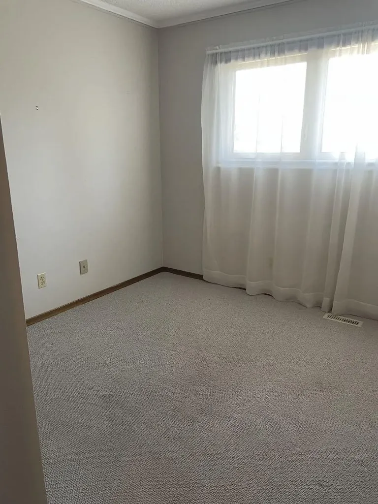 160 Hawkwood Way NW Calgary AB T3G 1X4