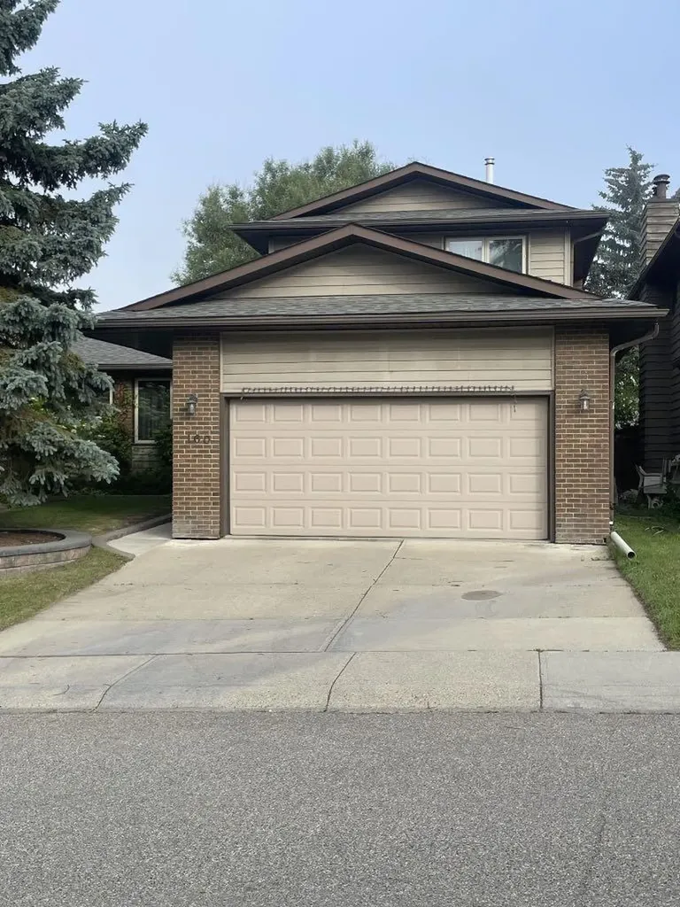 160 Hawkwood Way NW Calgary AB T3G 1X4