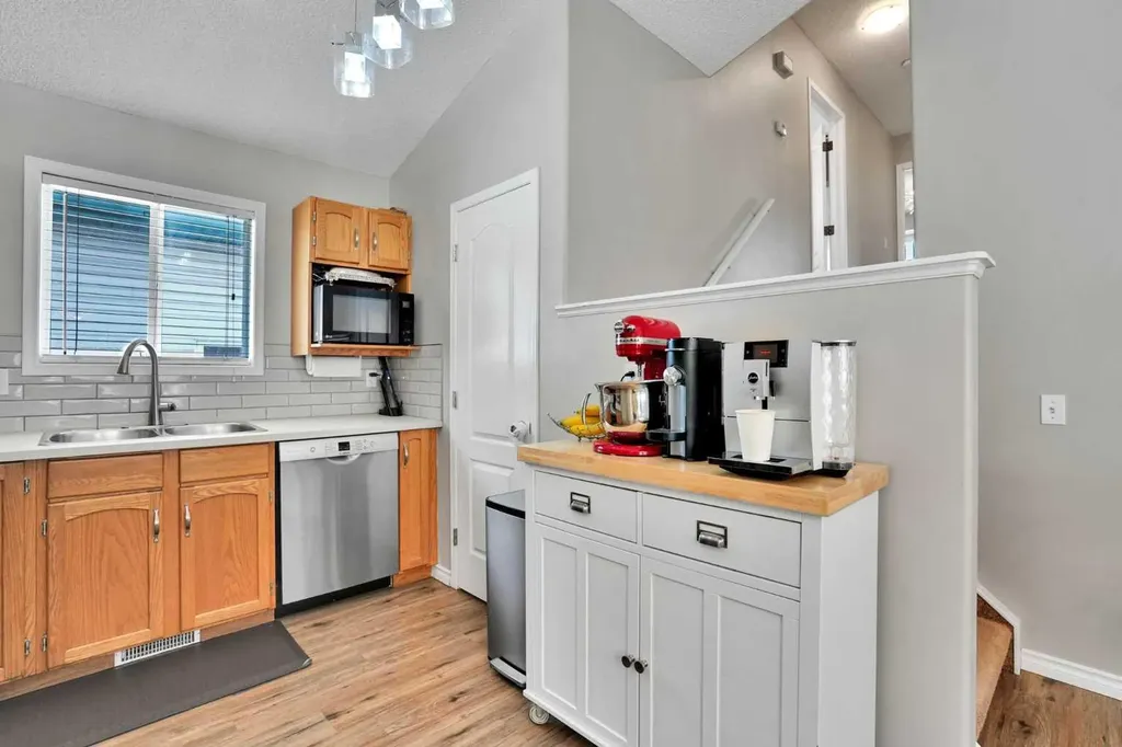 7237 Laguna Way NE Calgary AB T1Y 7B9