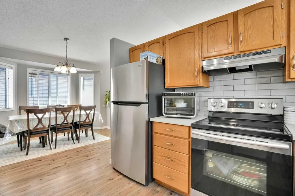 7237 Laguna Way NE Calgary AB T1Y 7B9