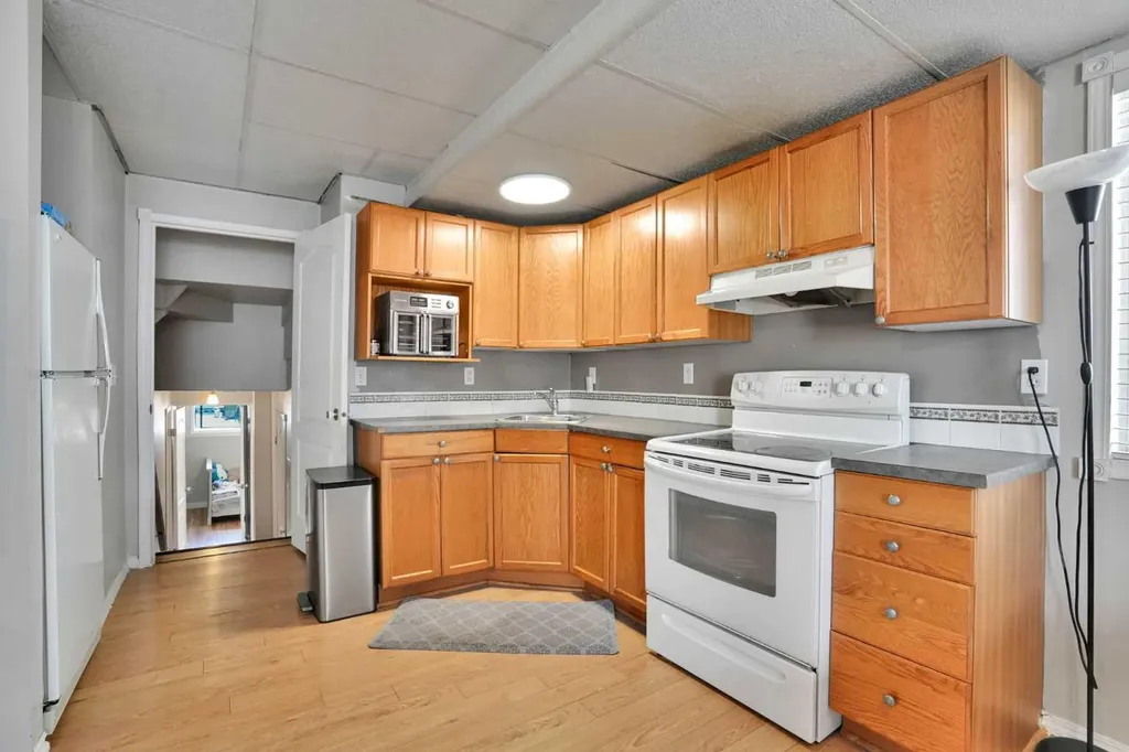 7237 Laguna Way NE Calgary AB T1Y 7B9