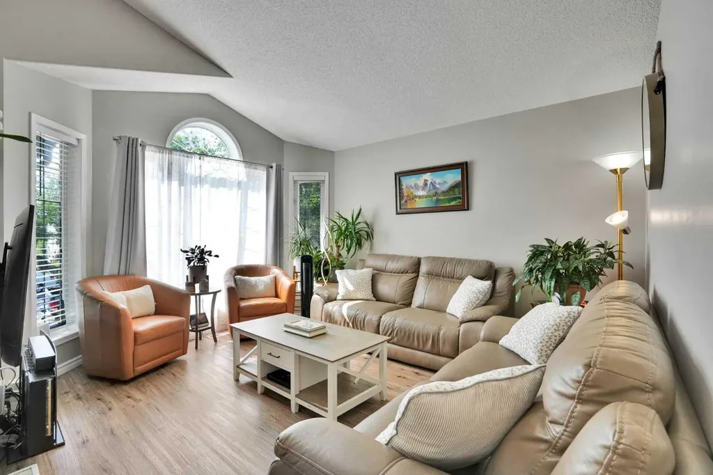 7237 Laguna Way NE Calgary AB T1Y 7B9
