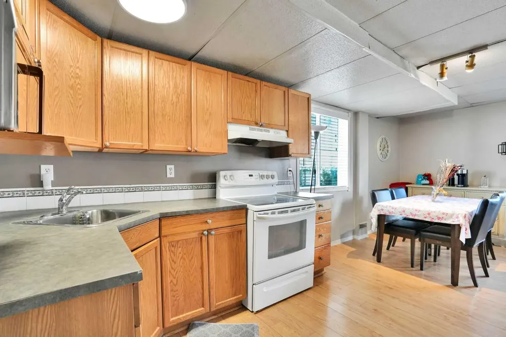 7237 Laguna Way NE Calgary AB T1Y 7B9