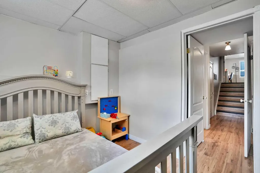 7237 Laguna Way NE Calgary AB T1Y 7B9