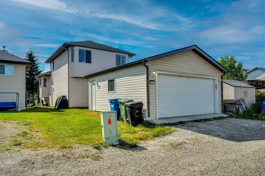 7237 Laguna Way NE Calgary AB T1Y 7B9