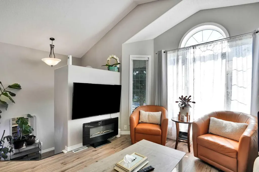7237 Laguna Way NE Calgary AB T1Y 7B9
