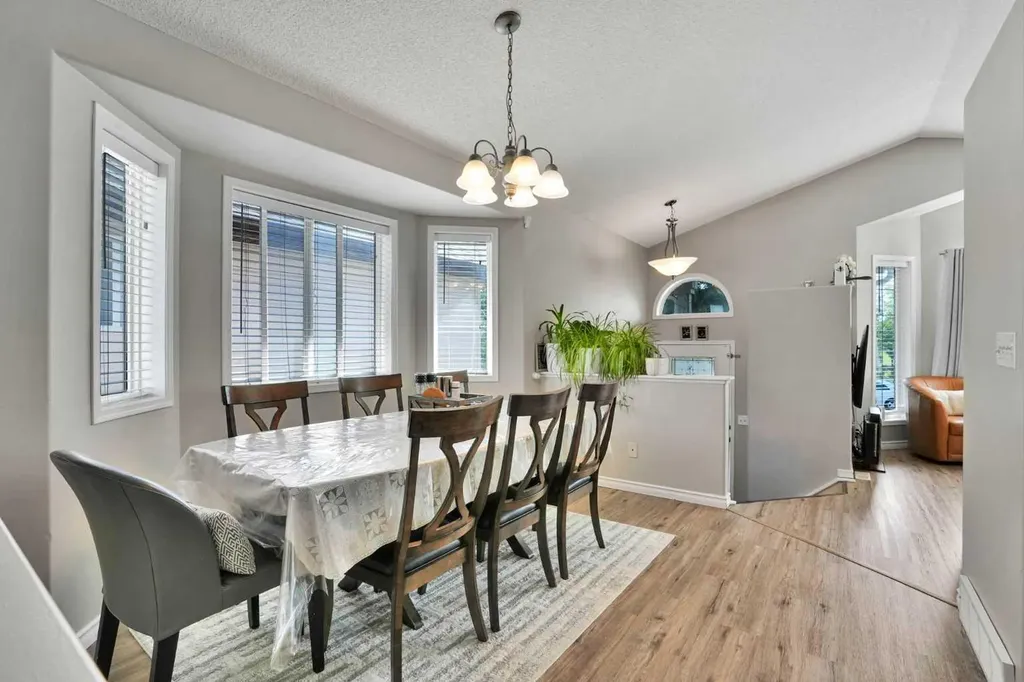 7237 Laguna Way NE Calgary AB T1Y 7B9