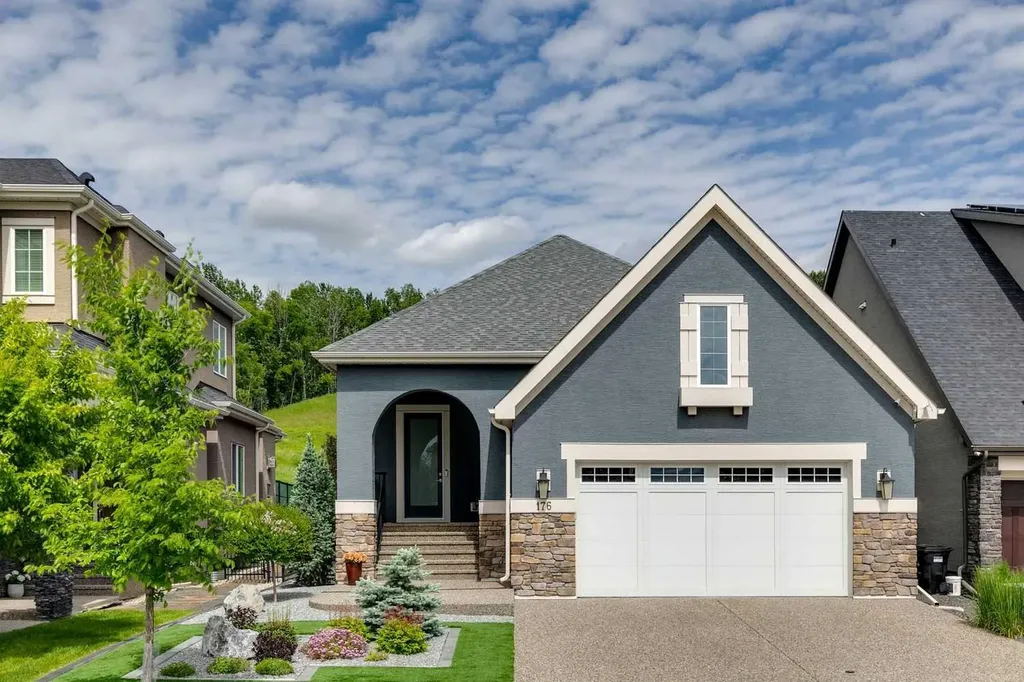 176 Cranbrook Drive SE Calgary AB T3M 2S7
