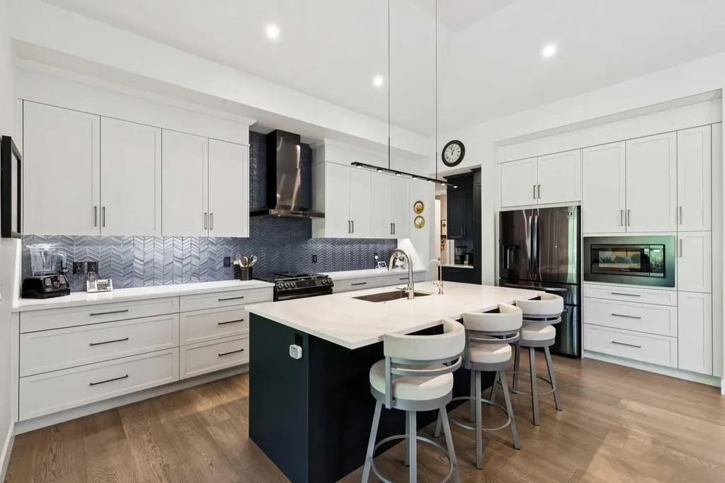176 Cranbrook Drive SE Calgary AB T3M 2S7