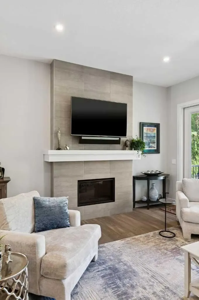 176 Cranbrook Drive SE Calgary AB T3M 2S7
