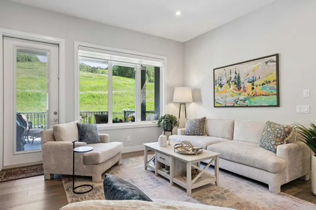 176 Cranbrook Drive SE Calgary AB T3M 2S7