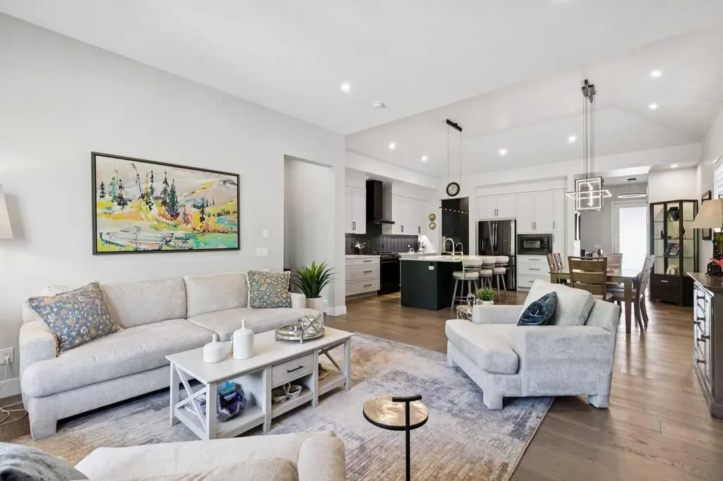 176 Cranbrook Drive SE Calgary AB T3M 2S7