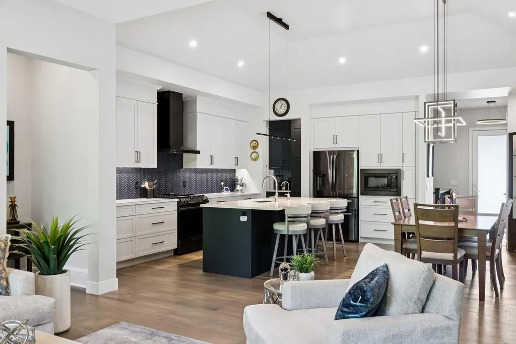 176 Cranbrook Drive SE Calgary AB T3M 2S7