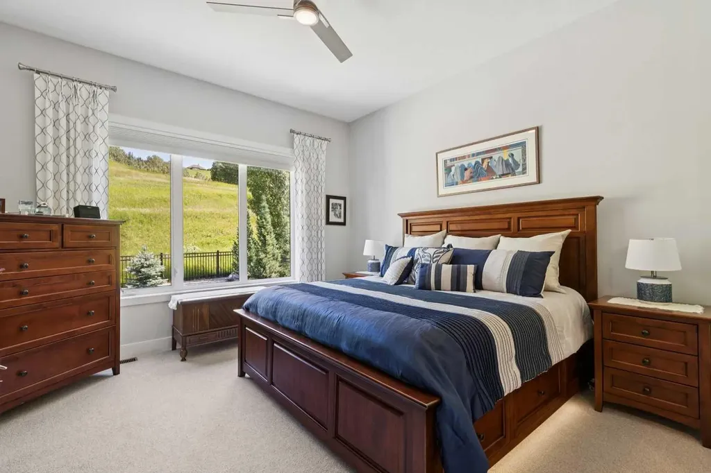 176 Cranbrook Drive SE Calgary AB T3M 2S7