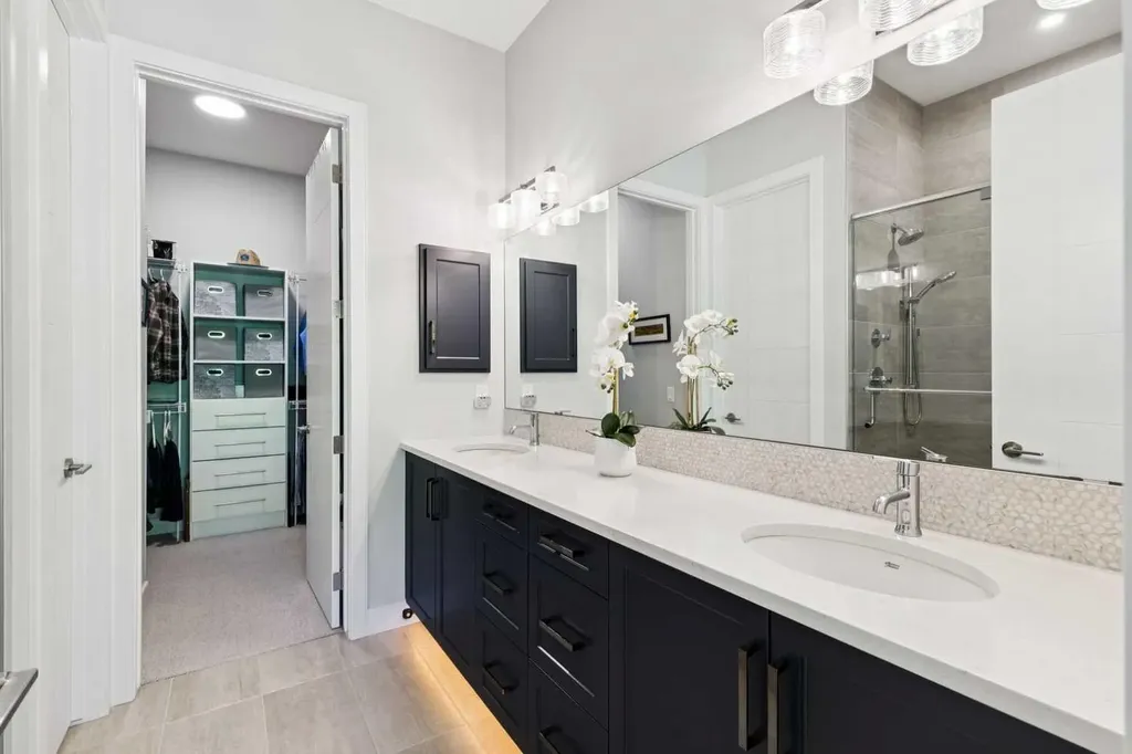 176 Cranbrook Drive SE Calgary AB T3M 2S7