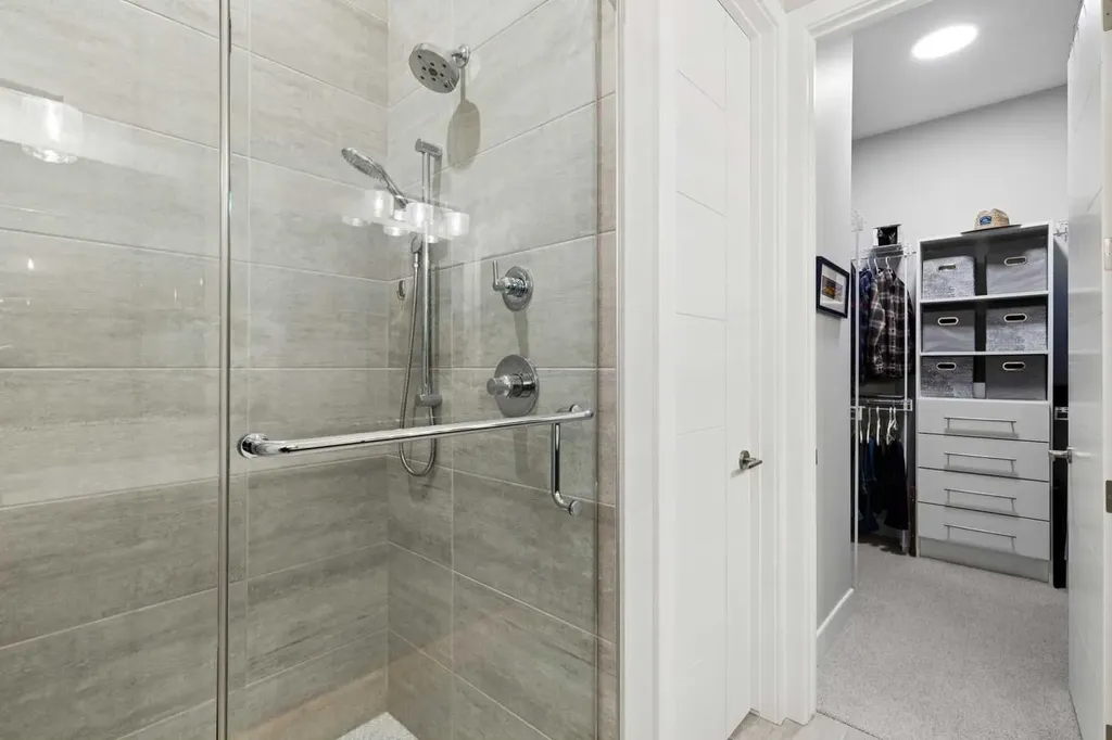 176 Cranbrook Drive SE Calgary AB T3M 2S7