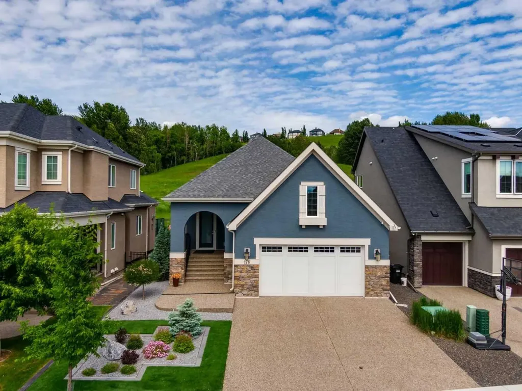 176 Cranbrook Drive SE Calgary AB T3M 2S7