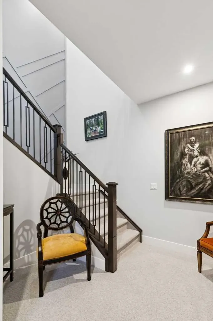 176 Cranbrook Drive SE Calgary AB T3M 2S7