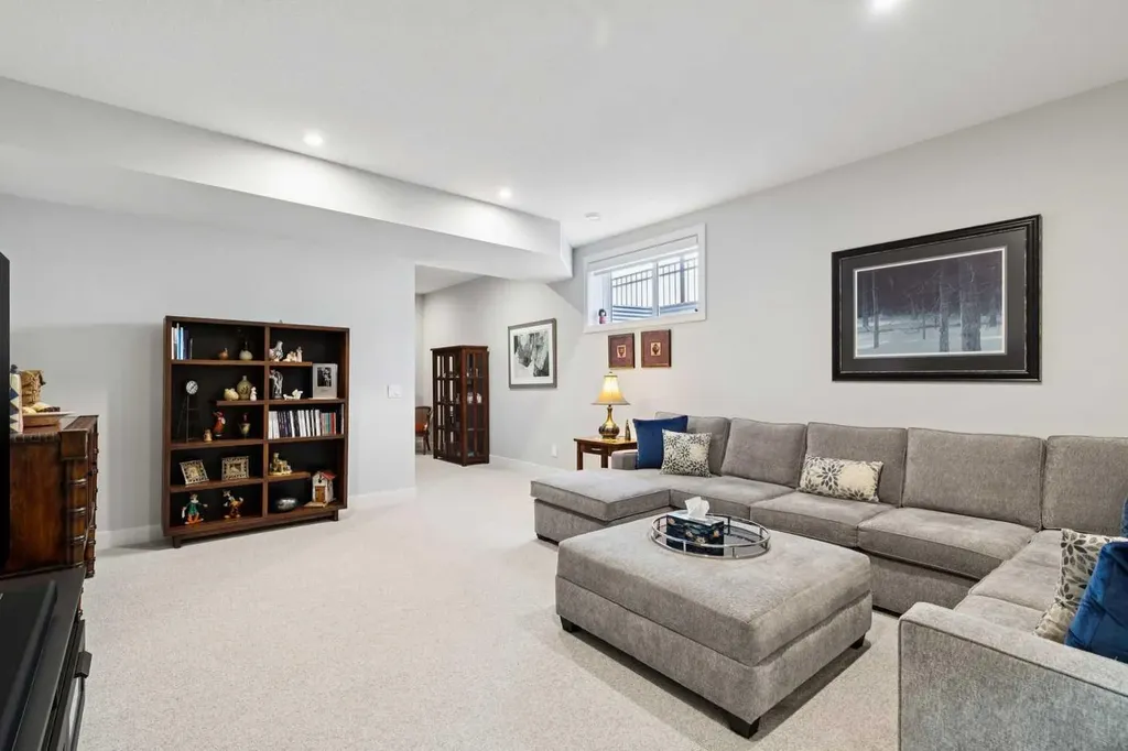 176 Cranbrook Drive SE Calgary AB T3M 2S7
