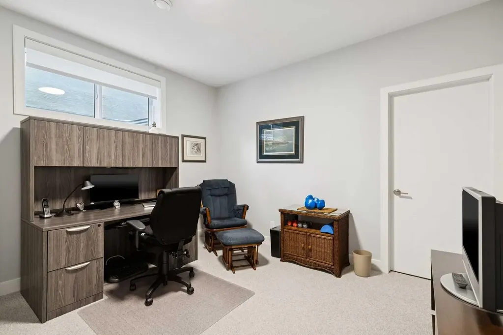 176 Cranbrook Drive SE Calgary AB T3M 2S7