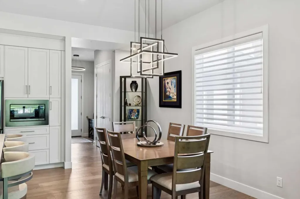 176 Cranbrook Drive SE Calgary AB T3M 2S7