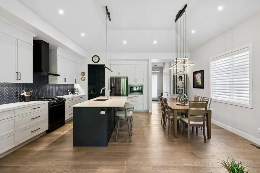 176 Cranbrook Drive SE Calgary AB T3M 2S7