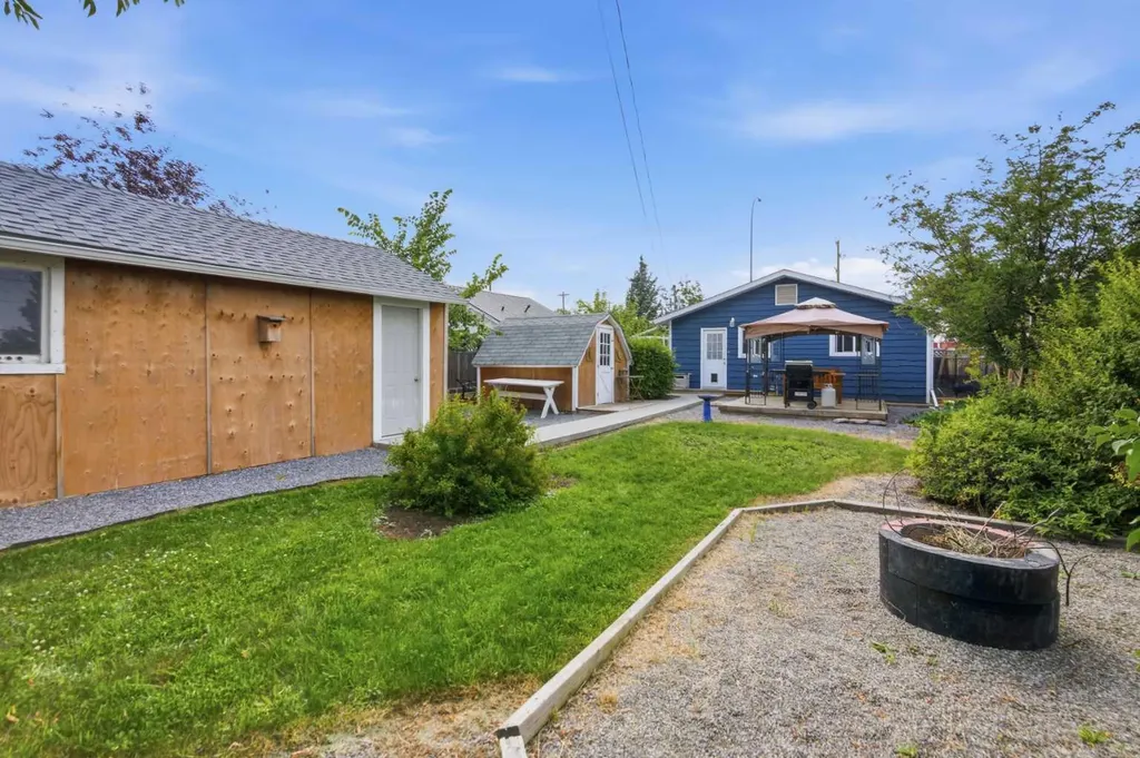 311 Centre Street N Sundre AB T0M 1X0