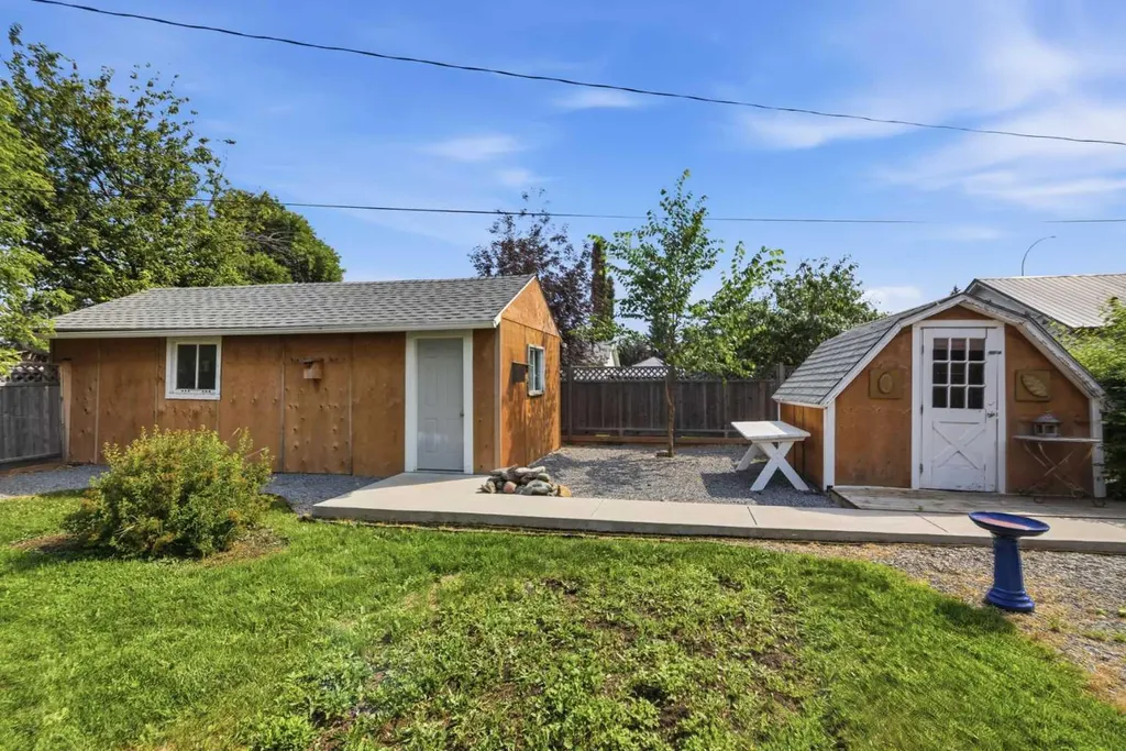 311 Centre Street N Sundre AB T0M 1X0